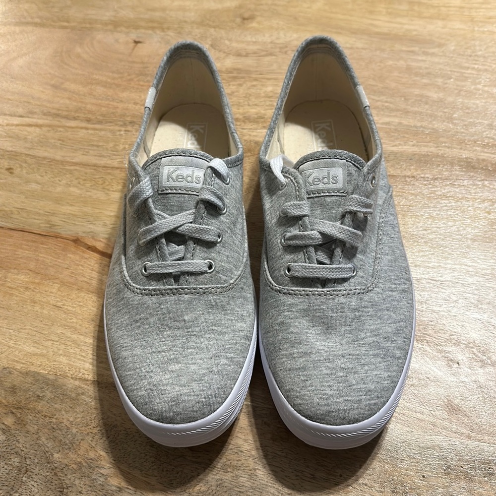 Women’s Ked, Size 9, Dream Foam. Champion Jersey Light Gray